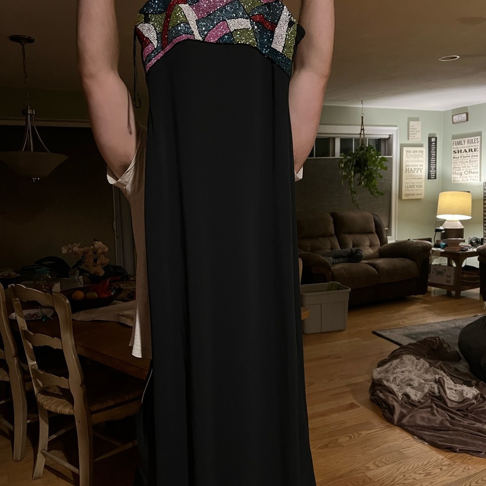 Formal gown - Picture 6 of 6